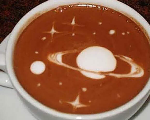 Космический рисунок на кофе