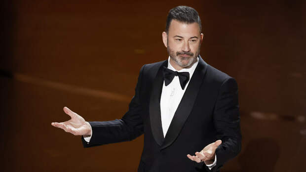 Трамп призвал уволить телеведущего Киммела за шутку про вдовство Меланьи