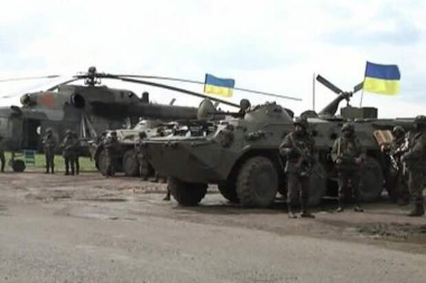 Украина стягивает боевую технику к границе с Крымом