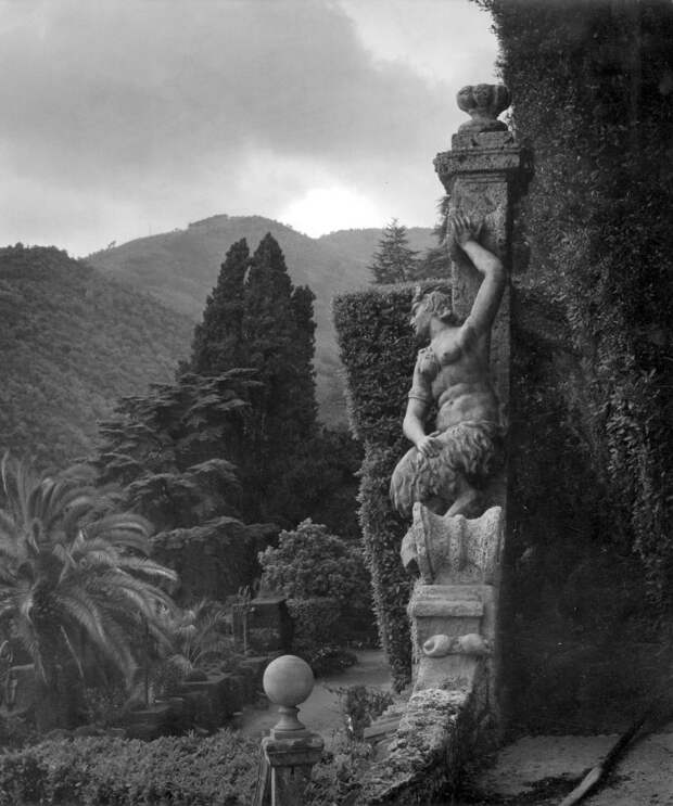 Villa_Garzoni__Collodi__Tuscany_1961_c_Edwin_Smith__RIBA_Library_Photographs_Collection-768x921.jpg