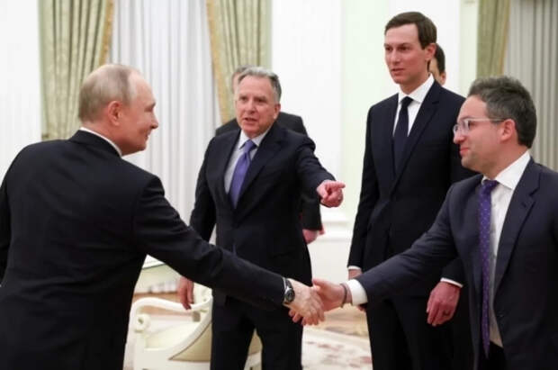 Делегации РФ и США перед переговорами в Кремле общались без переводчика