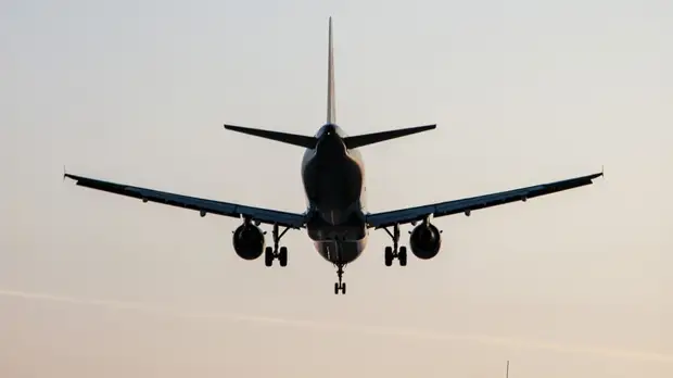 Источник: следовавший из Москвы в Хельсинки самолёт сел в Петербурге из-за инцидента на борту