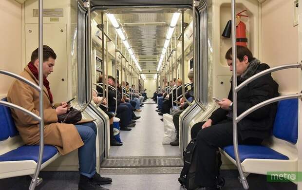 Бензопила и обои: Что ещё забывали пассажиры московского метро