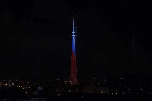 Завтра астраханская телебашня перейдет на первомайский режим освещения