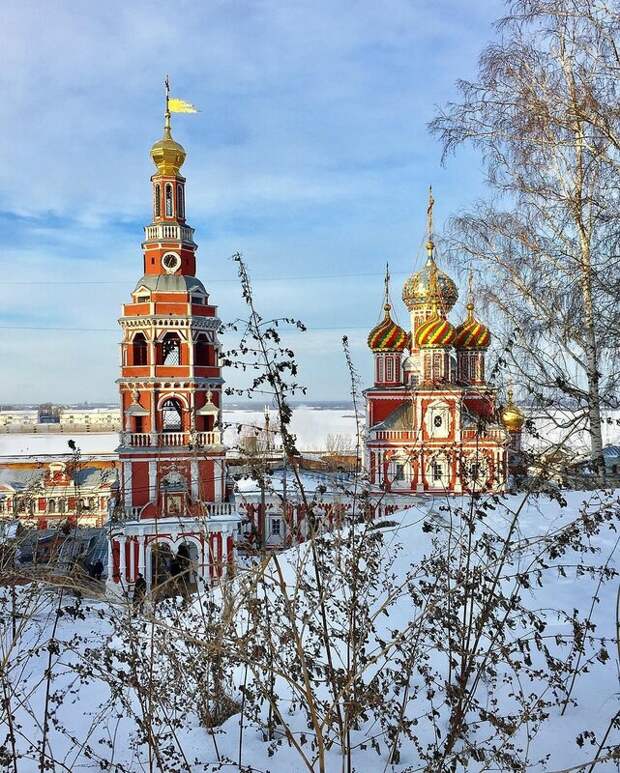 Нижний Новгород и Строгановская церковь (она же церковь Собора Борогодицы, 1696-1719)