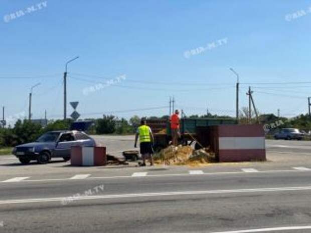 Мелитополь: рабочие разобрали последний блокпост на въезде в город