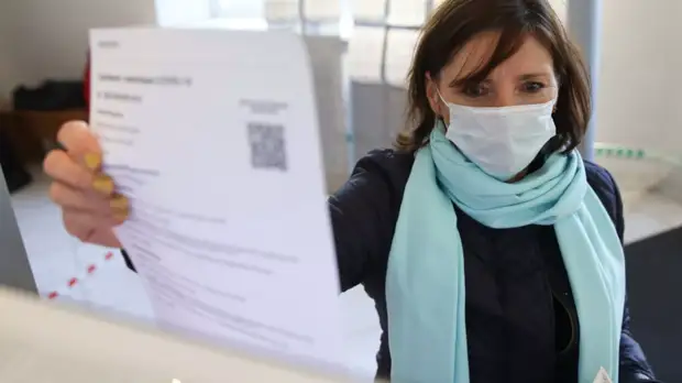 В Рязанской области введут QR-коды для посещения торговых центров, бань и саун