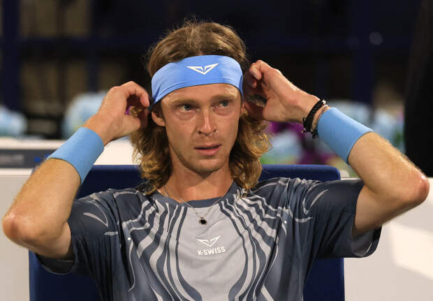 Стало известно о разработанном Медведевым и Рублевым плане по отъезду из ОАЭ