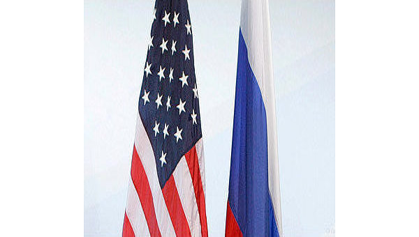 Флаги России и США, архивное фото