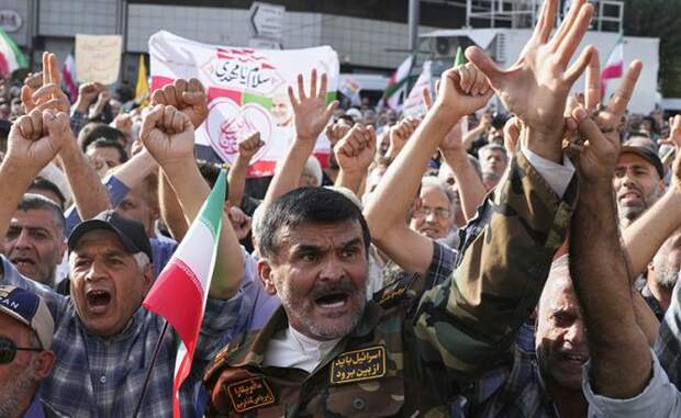 Последний удар по Ирану: страна встала перед выбором между капитуляцией и революцией