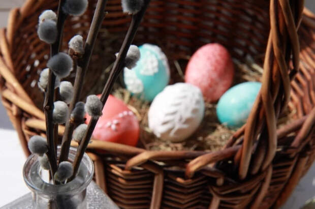 Врачи назвали опасные способы окрашивания пасхальных яиц
