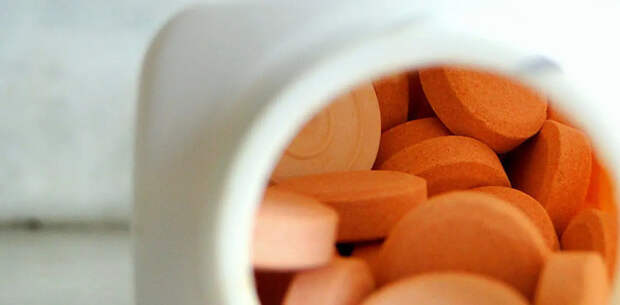 Витамин С при простуде: почему привычный приём не помогает