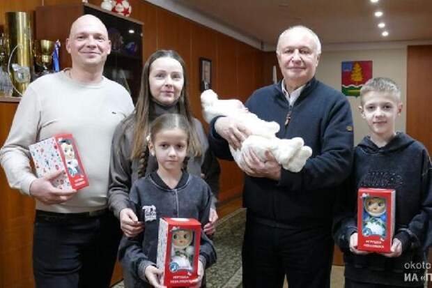 Глава Котовска поздравил семью с первым ребёнком, родившимся в городе в 2026 году