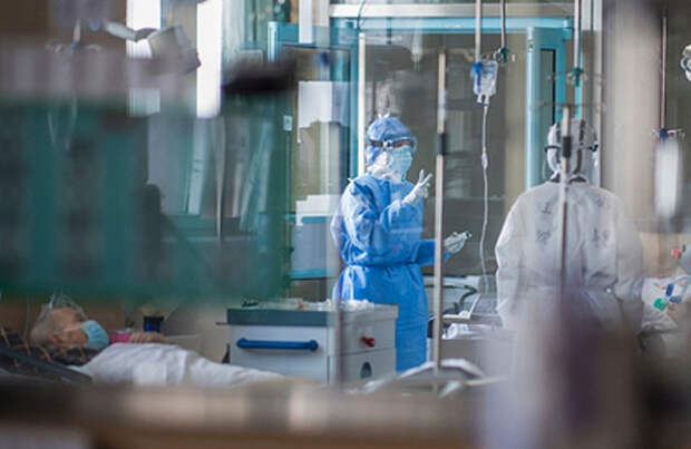 Дочь не узнала поседевшего в Ухане отца-медика