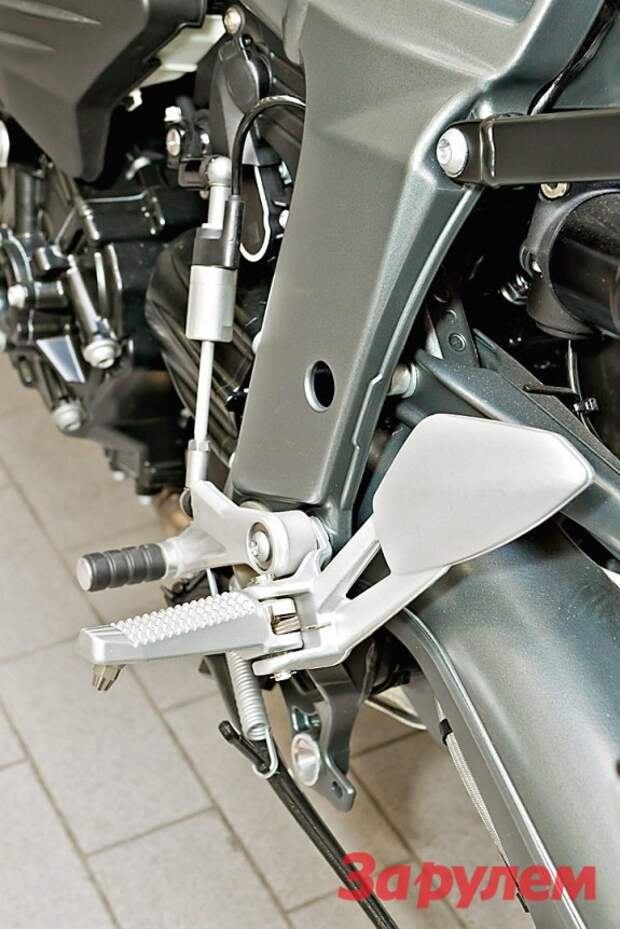 012_moto_1111_052