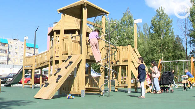 В Ноябрьске построили новую детскую площадку