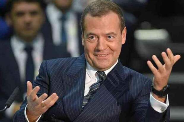 Правительство решило сократить зарплаты россиян