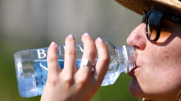 Эксперт поддержал рекомендации Роспотребнадзора сократить рабочий день в жару