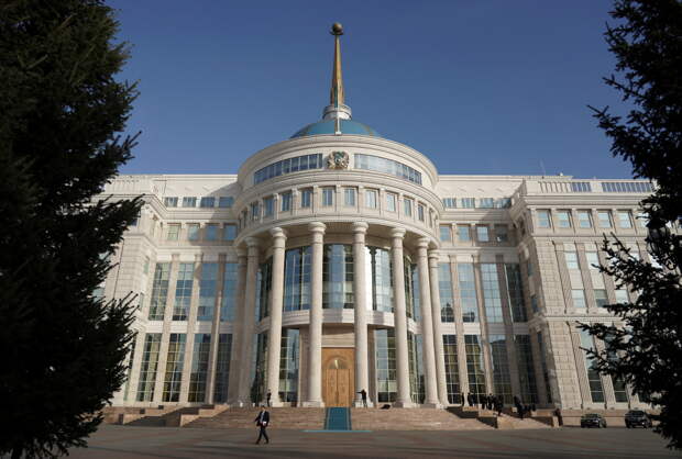 В Казахстане представили новую конституцию с упоминанием «тысячелетней Степи». Что задумал Токаев и какие перемены ждут русских?