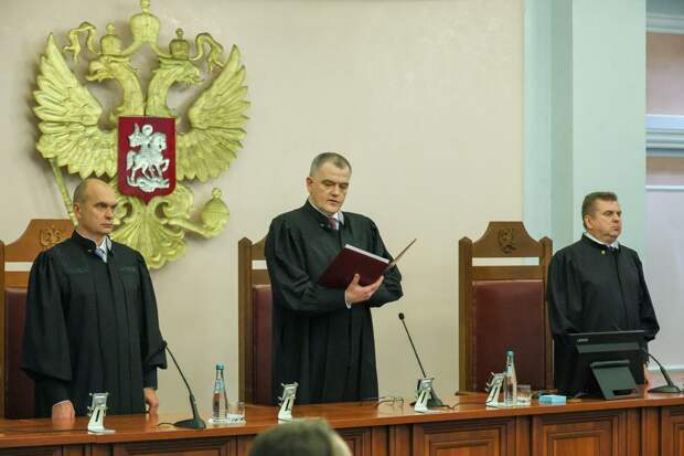 Суд отказался взыскать с умершего дроппера 15 млн рублей по делу Долиной