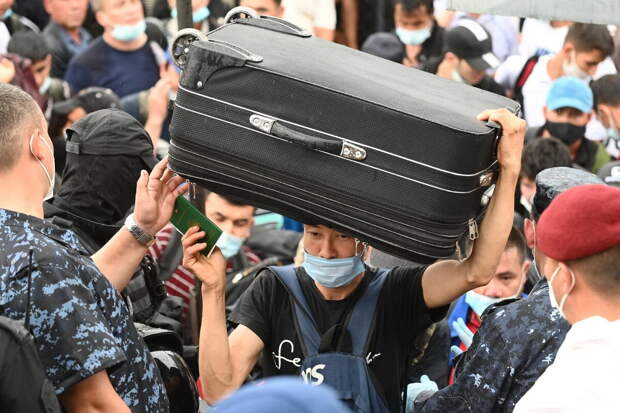 После трагических событий в «Крокус Сити Холле» в стране начались масштабные чистки в рядах мигрантов.