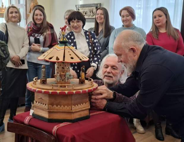 «Резная сказка» - выставка, где оживает дерево