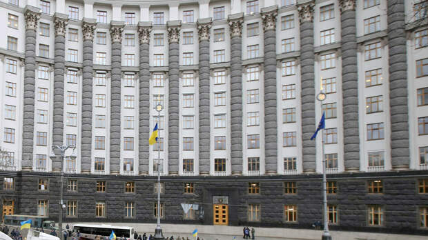 Правительство Украины отстранило главу госслужбы по лекарствам из-за коррупции