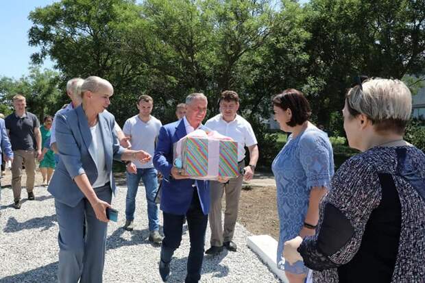 Погода село октября. Тихоновка Первомайский район Крым. Первомайское (Первомайский район, Крым). Село Октябрьское Первомайский район. Село Октябрьское Крым.