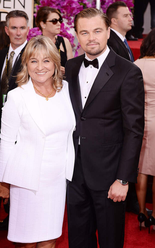 Знаменитости, которые все еще живут с родителями