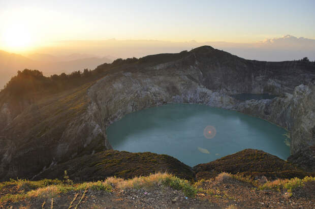 6319340986 ec8a7253cd b Уникальные трехцветные озера в кратере вулкана Келимуту
