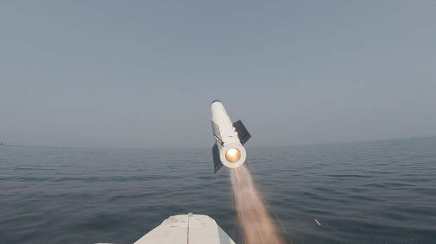 Военные Ирана атаковали авиабазу Рамат-Давид и РЛС на севере Израиля