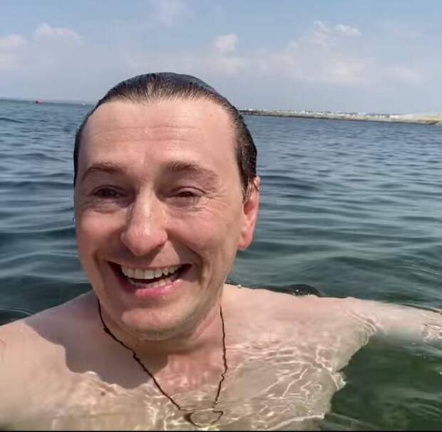 «Море сказочное»: актёр Сергей Безруков восхитился Крымом