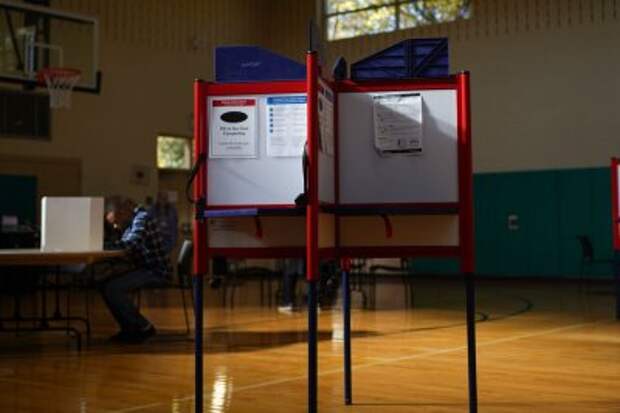 Judges approve North Carolina's use of GOP-friendly district map