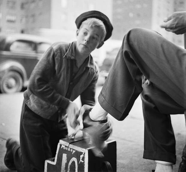 Стенли Кубрик. Чистильщик обуви, 1947 г.