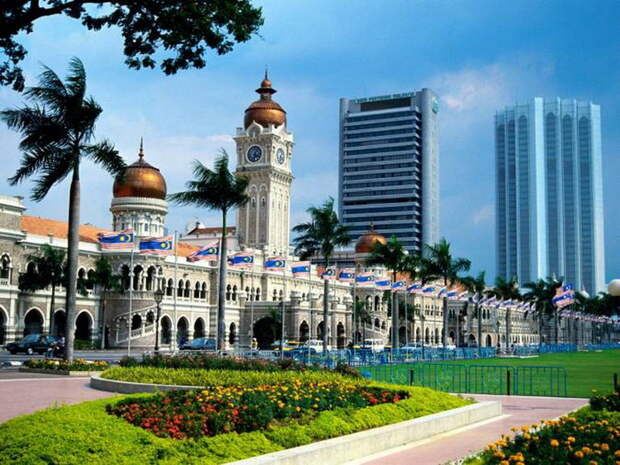 Sultan_Abdul_Samad_Building_Kuala_Lumpur_Malaysia (700x525, 166Kb)