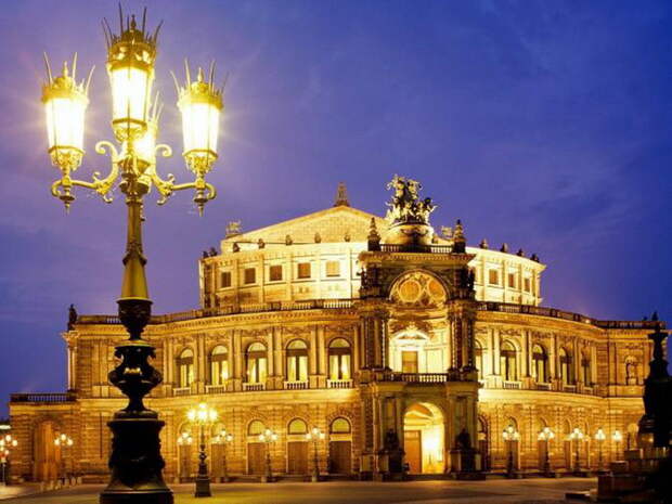 Semper-Opera-Dresden-wallpaper-1600x1200 (700x525, 127Kb)