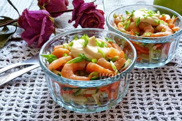 Фото Салат-коктейль из свежих овощей с креветками