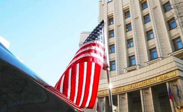 Посольству США из центра Москвы придется переезжать в Бутово. А что они хотят?