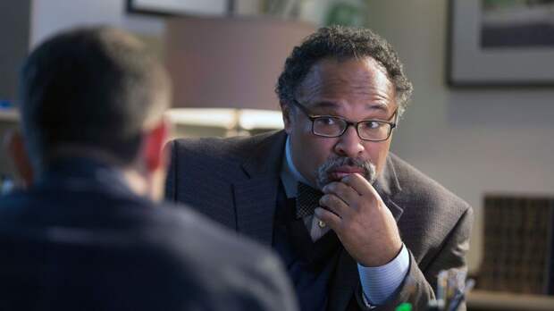 Actor Geoffrey Owens has a job outside of the entertainment industry. So what?