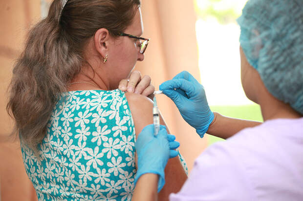 Россия в сентябре зарегистрирует еще одну вакцину против COVID