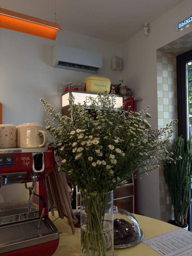 Цветы простоят дольше: простые хитрости для свежего букета