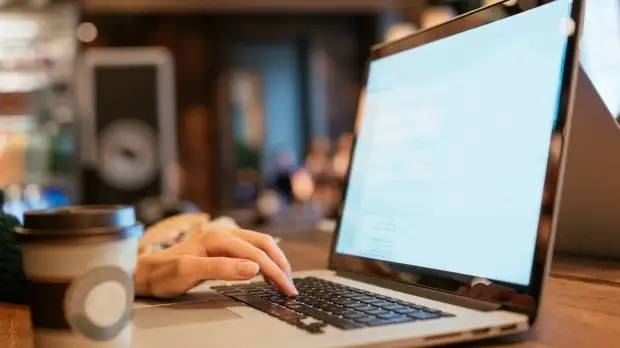 Эксперт прокомментировал рост интереса к онлайн-покупкам в России