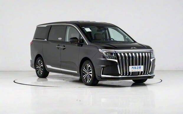 Добротный минивэн российской сборки был замечен на дорогах до старта продаж