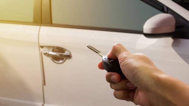 Портал «АвтоВзгляд» перечислил основные фразы продавцов-обманщиков машин