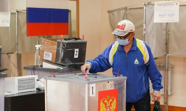 Французский политик призвал Запад брать пример с российского голосования по поправкам в Конституцию