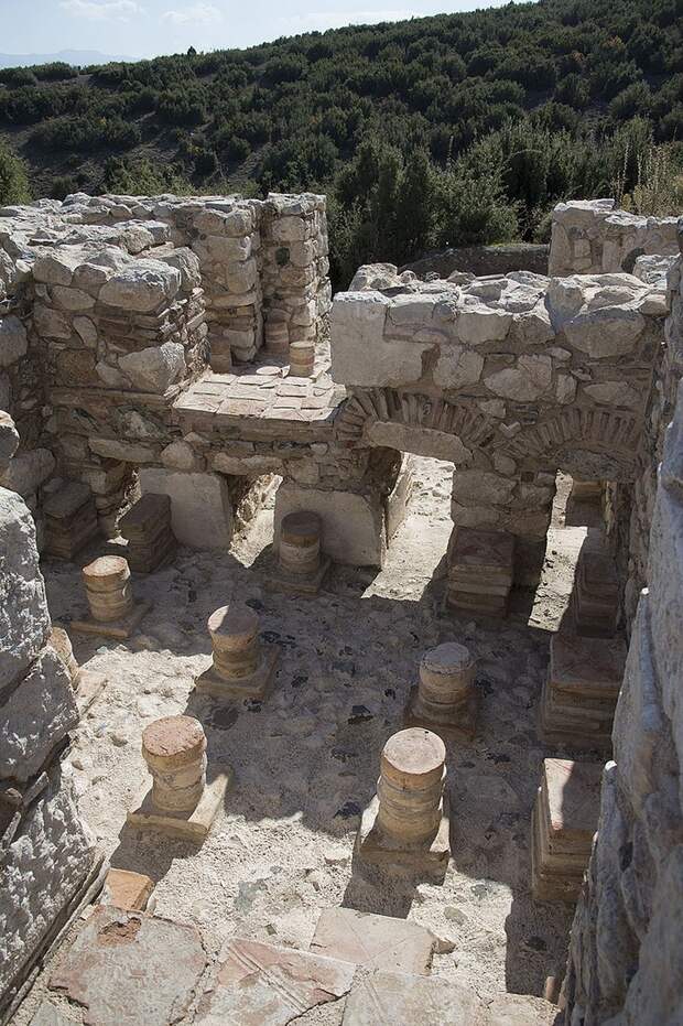 Кибира Одеон Римская баня