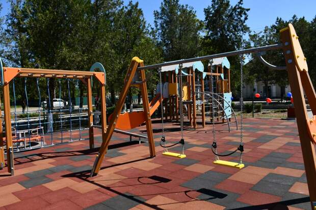В Красногвардейском районе открыли новую детскую игровую площадку
