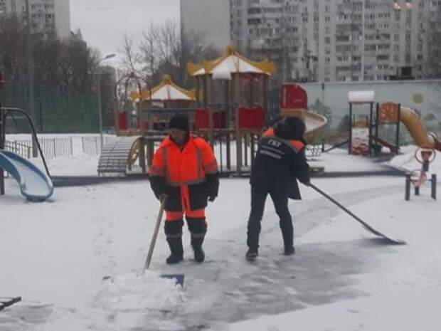 Жилищник. Уборка территории 2.jpg