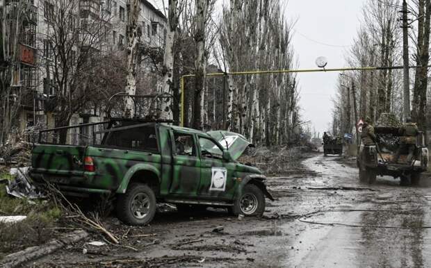 Украинские операторы дронов выгнали супругов из дома в Красноармейске