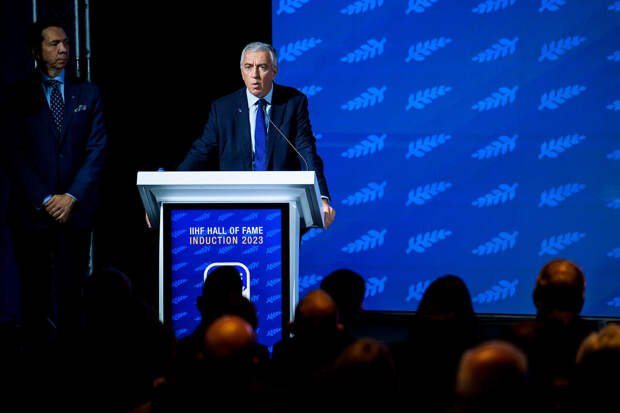 Тренер Плющев: глава IIHF Тардиф зависим от политики и слабый по натуре человек